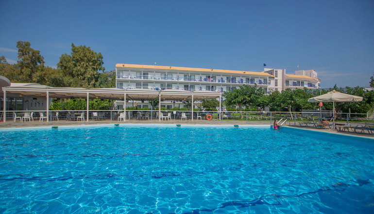 4* Golden Coast Hotel & Bungalows