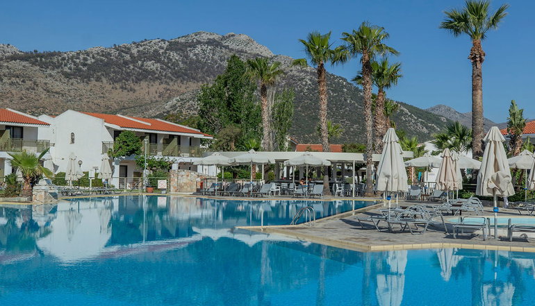 4* Golden Coast Hotel & Bungalows