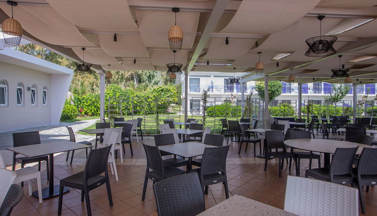 4* Golden Coast Hotel & Bungalows