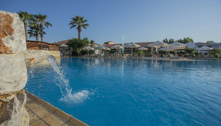 4* Golden Coast Hotel & Bungalows