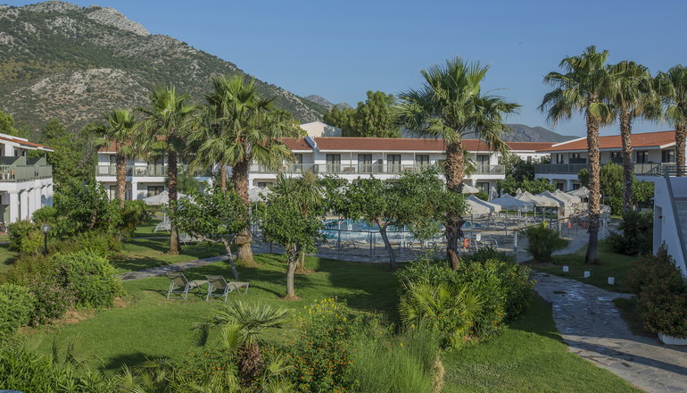 4* Golden Coast Hotel & Bungalows
