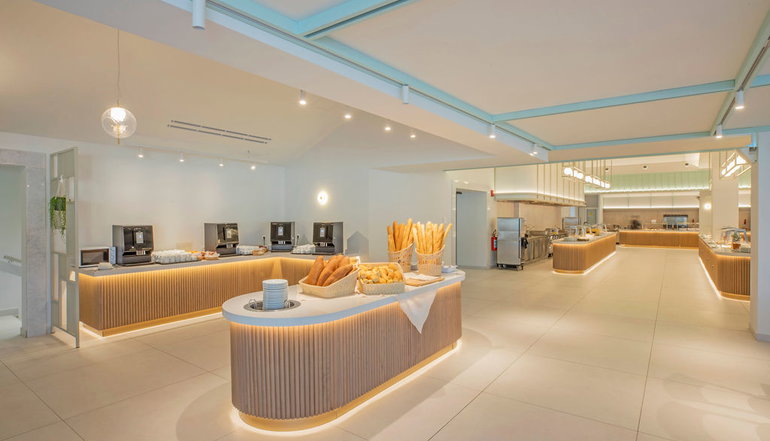 4* Golden Coast Hotel & Bungalows