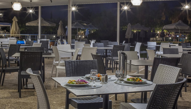 4* Golden Coast Hotel & Bungalows