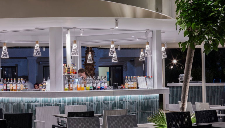 4* Golden Coast Hotel & Bungalows