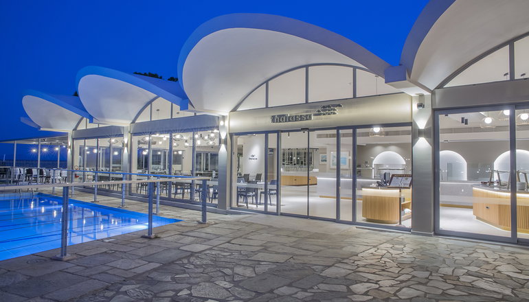 4* Golden Coast Hotel & Bungalows