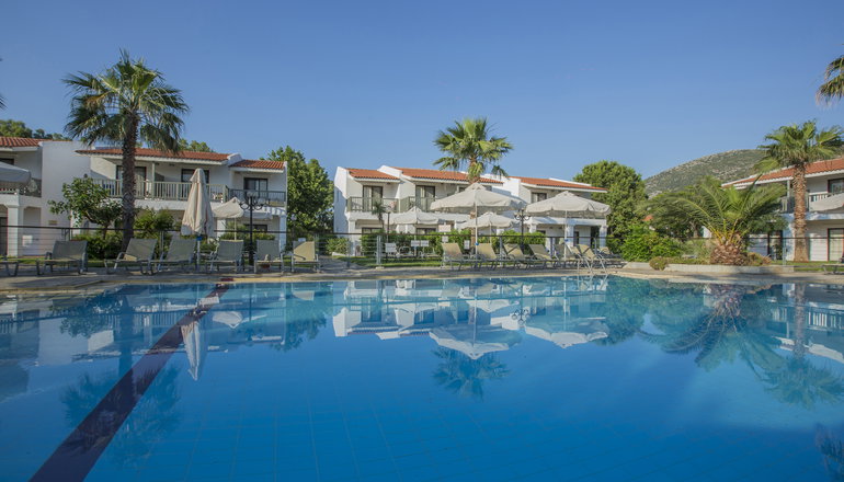 4* Golden Coast Hotel & Bungalows