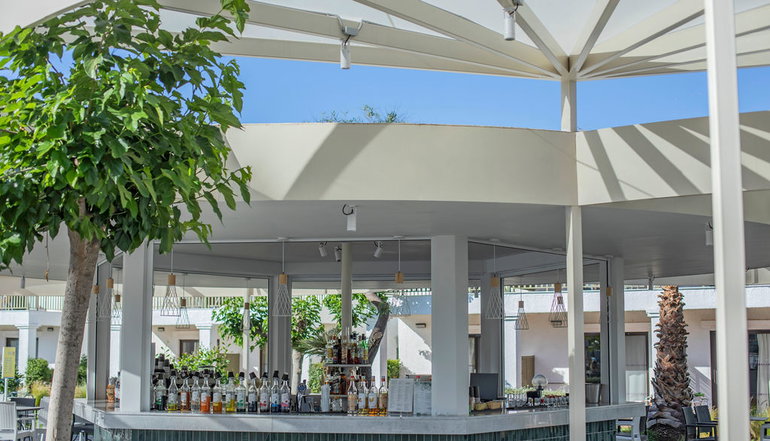 4* Golden Coast Hotel & Bungalows