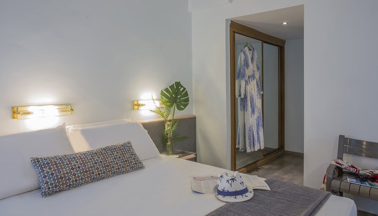 4* Golden Coast Hotel & Bungalows
