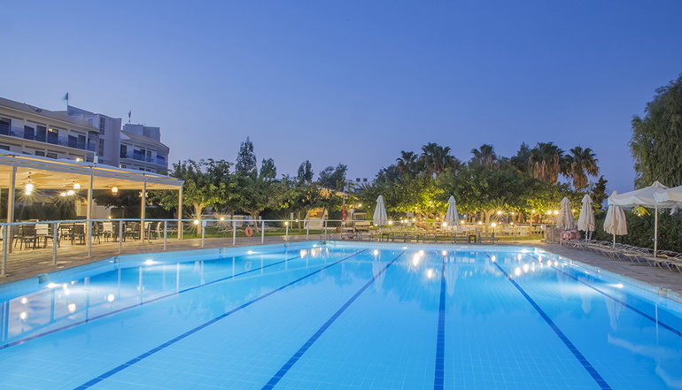 4* Golden Coast Hotel & Bungalows