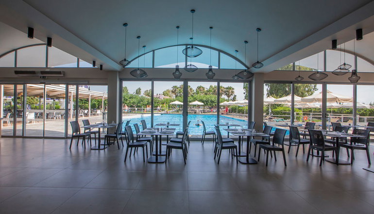 4* Golden Coast Hotel & Bungalows