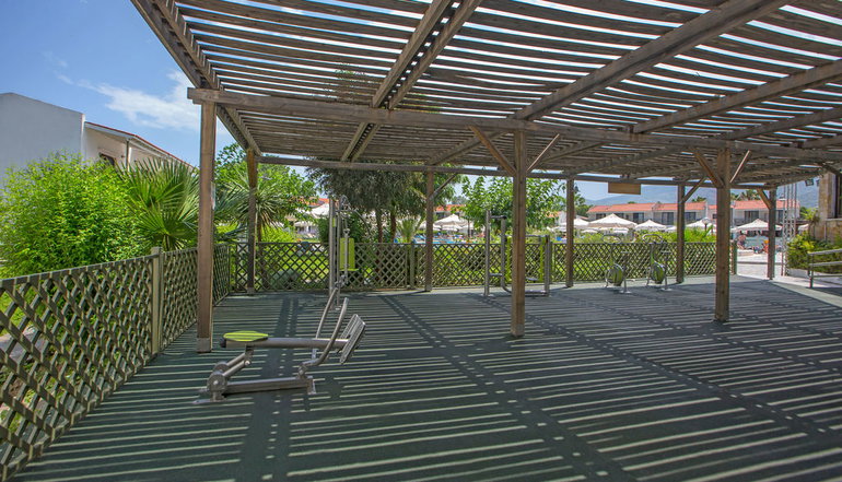 4* Golden Coast Hotel & Bungalows