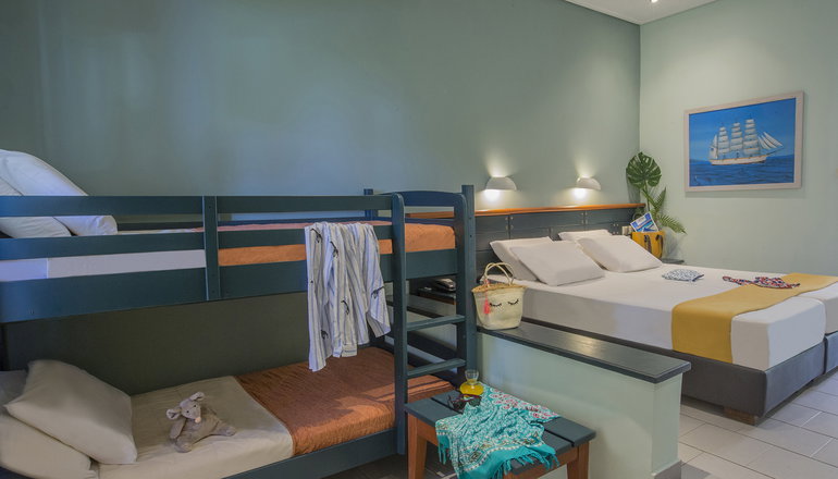 4* Golden Coast Hotel & Bungalows