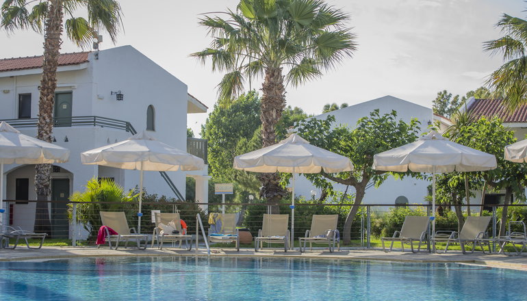 4* Golden Coast Hotel & Bungalows