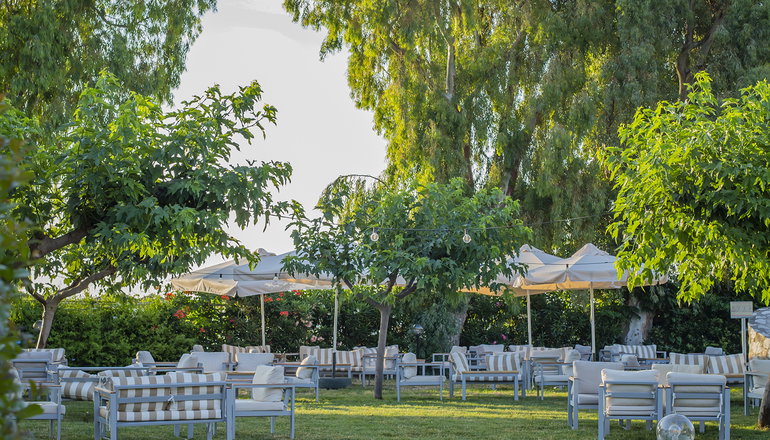4* Golden Coast Hotel & Bungalows