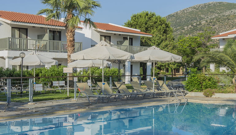 4* Golden Coast Hotel & Bungalows