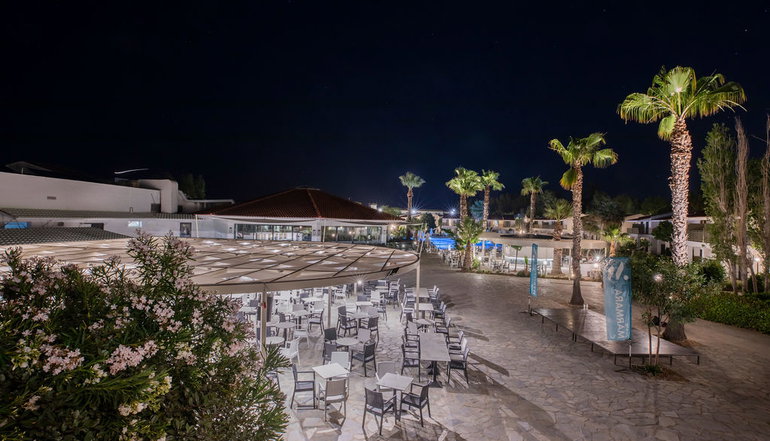 4* Golden Coast Hotel & Bungalows