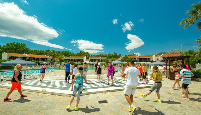 4* Golden Coast Hotel & Bungalows