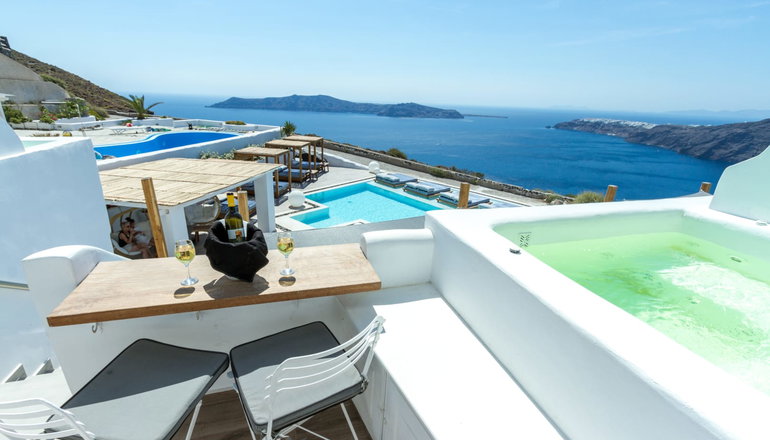 5* Amaze Suites - Ημεροβίγλι, Σαντορίνη