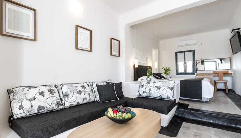5* Amaze Suites - Ημεροβίγλι, Σαντορίνη