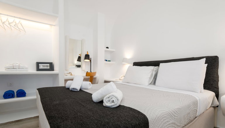 5* Amaze Suites - Ημεροβίγλι, Σαντορίνη