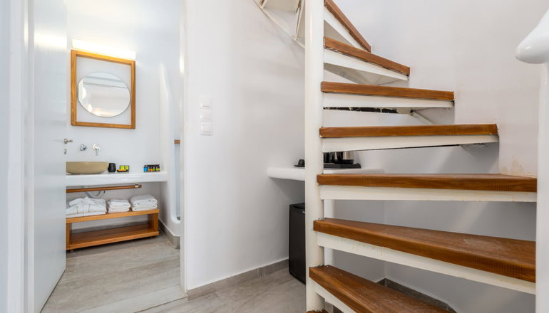 5* Amaze Suites - Ημεροβίγλι, Σαντορίνη