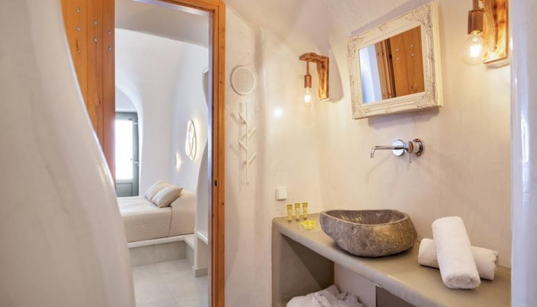 4* Kasimatis by La Perla