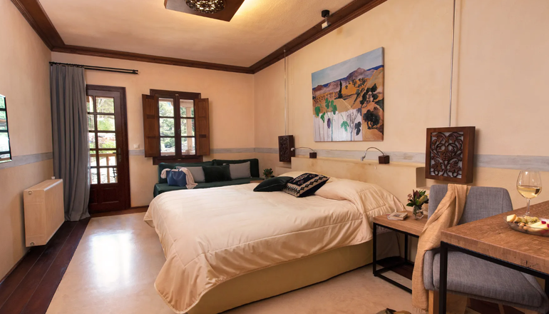 4* Katogi Averoff Hotel & Winery