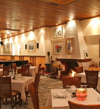 King Iniohos Hotel