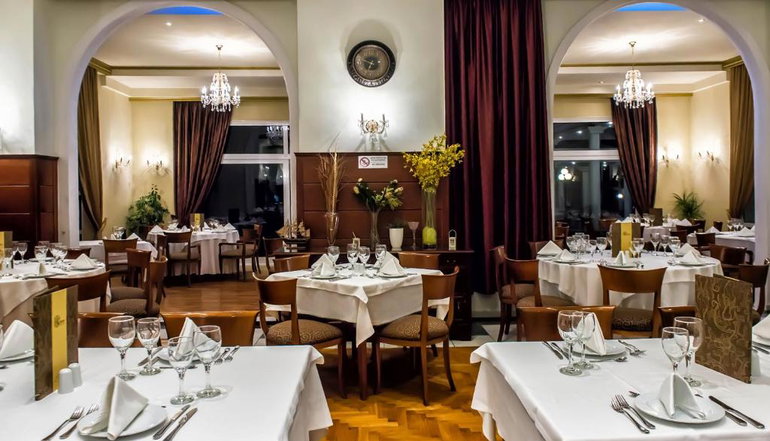 4* Kouros Hotel