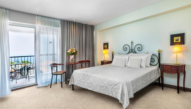 4* Kriopigi Hotel