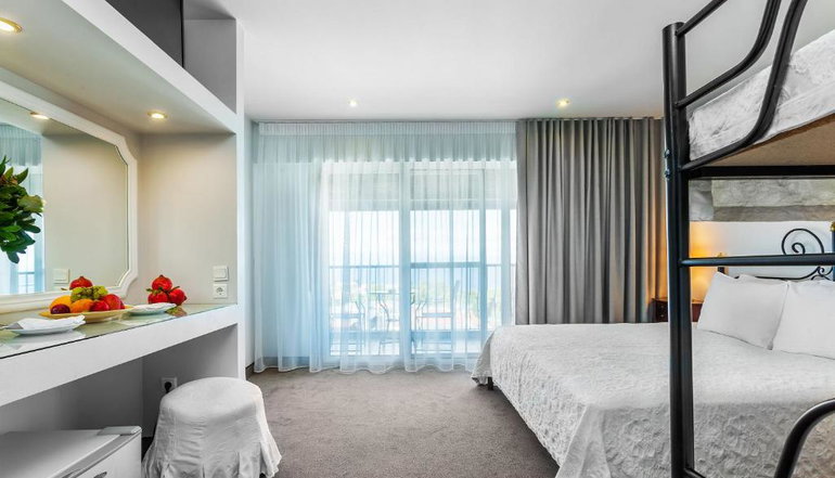 4* Kriopigi Hotel