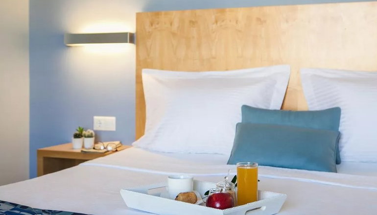 4* Kronos Hotel