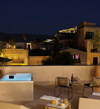 4* La Divina