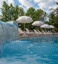 4* Lesse Hotel