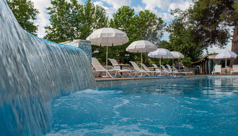 4* Lesse Hotel