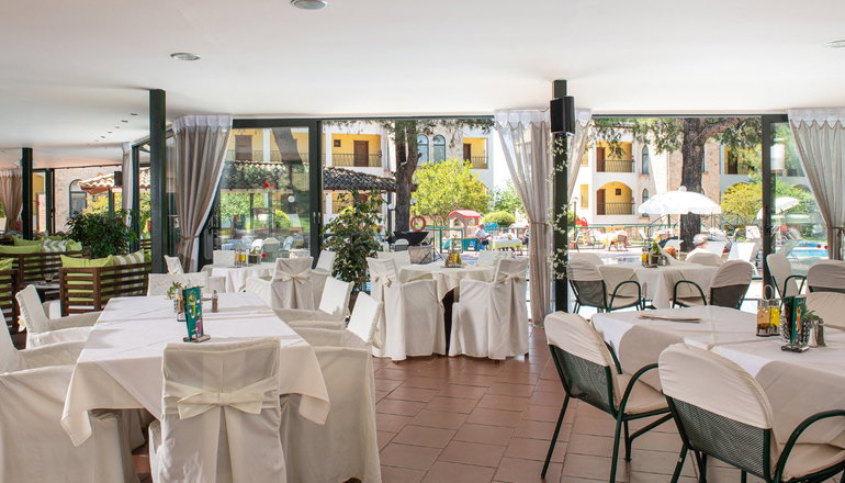 4* Lesse Hotel