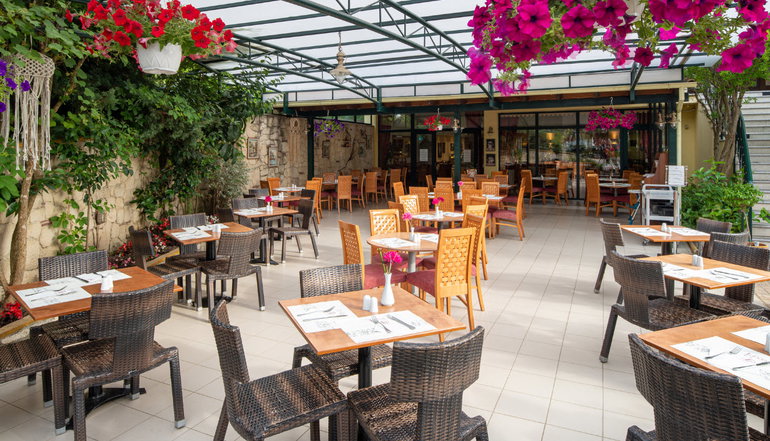 4* Lesse Hotel