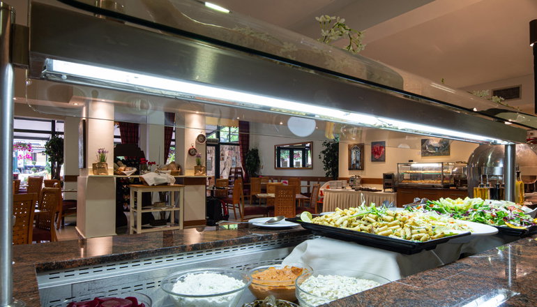 4* Lesse Hotel
