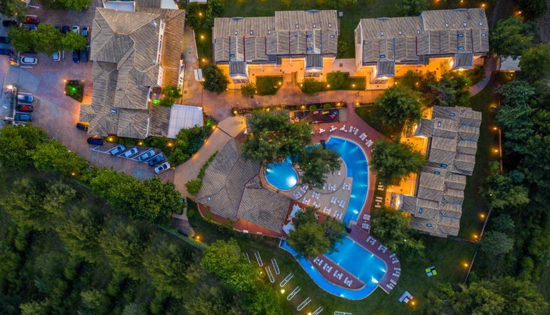 4* Lesse Hotel