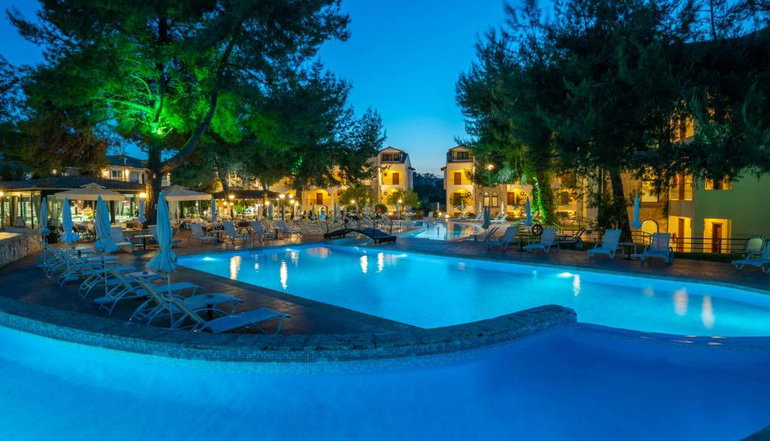 4* Lesse Hotel