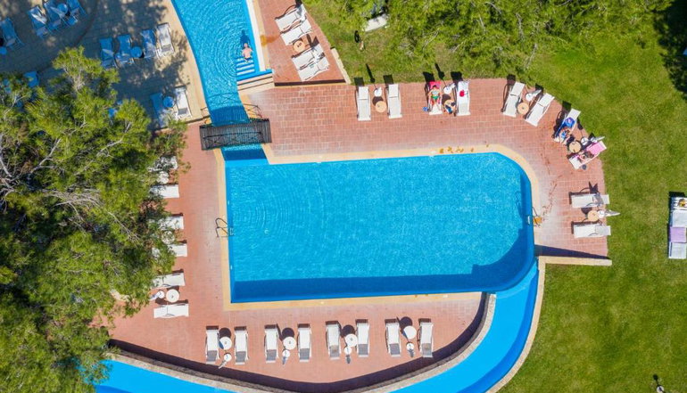 4* Lesse Hotel