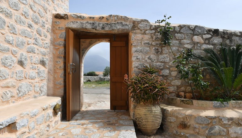 4* Lithos Stone Suites - Αρεόπολη, Μάνη