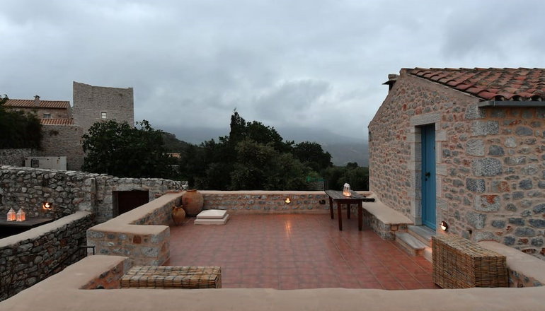 4* Lithos Stone Suites - Αρεόπολη, Μάνη