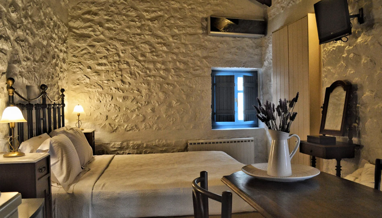 4* Lithos Stone Suites - Αρεόπολη, Μάνη
