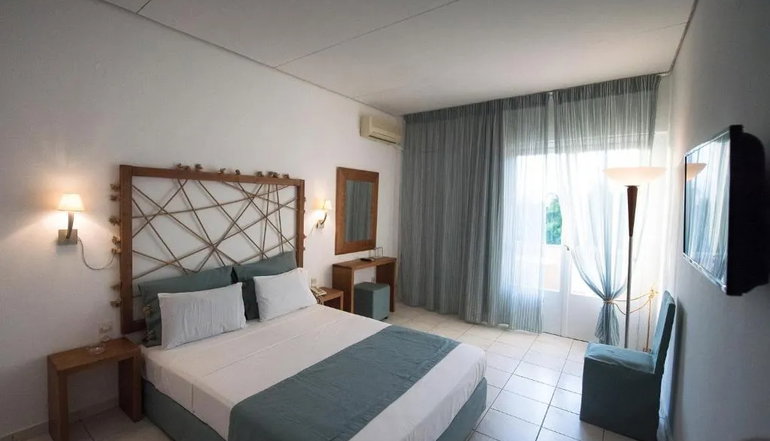 4* Long Beach Resort Hotel