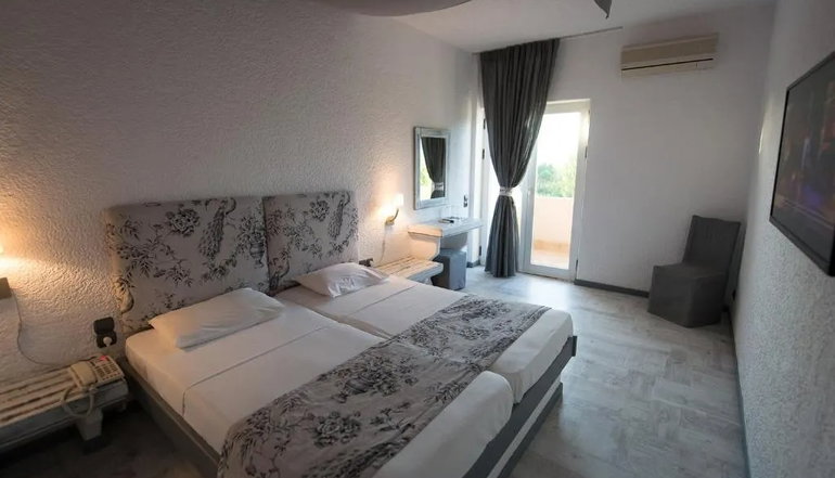 4* Long Beach Resort Hotel