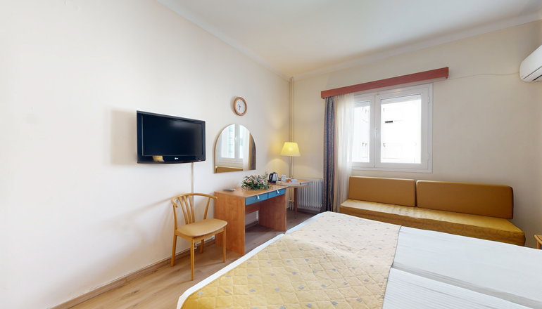 4* Lucy Hotel - Χαλκίδα