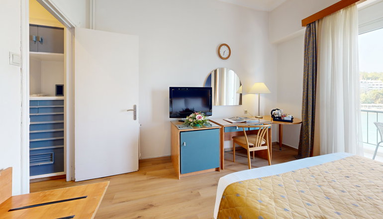 4* Lucy Hotel - Χαλκίδα