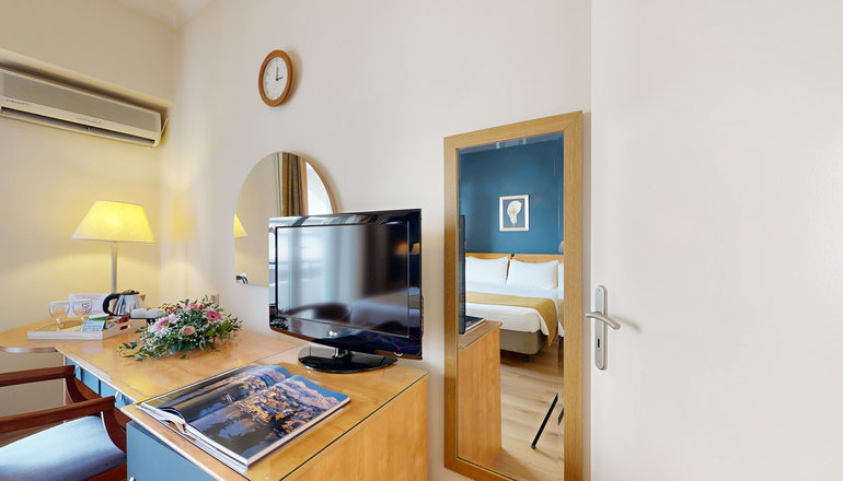 4* Lucy Hotel - Χαλκίδα