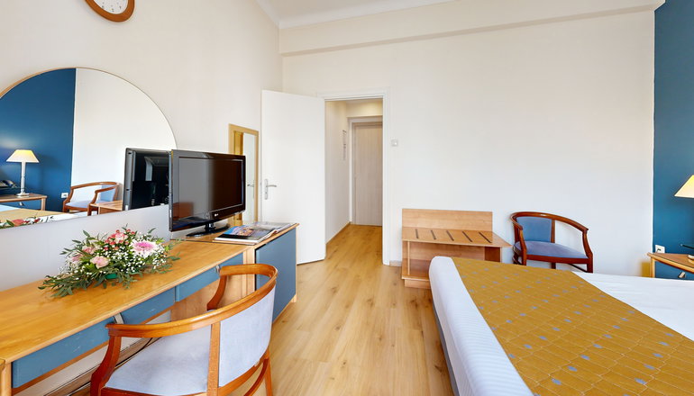 4* Lucy Hotel - Χαλκίδα